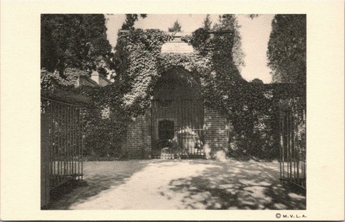Tomb of George Washington Mount Vernon Virginia Postcard - Picture 1 of 2