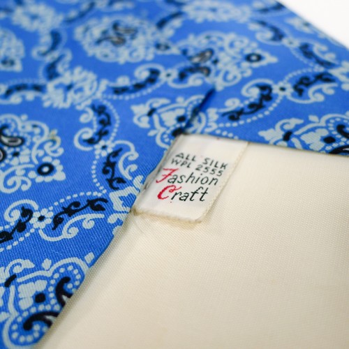 Vintage Brittania Silk Paisley Tie In Blue Mens MCM Fashion Craft - Picture 4 of 5