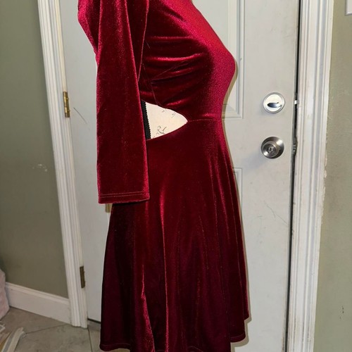 Lulus Velvet Women's Burgundy and Red Mini Dress Sz Small NWOT - Picture 2 of 7