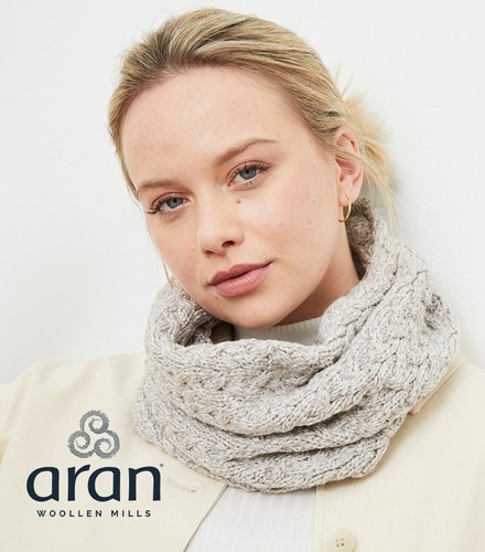 Irish Merino Wool Damen Infinity Zopfmuster Schal von Aran Woollen Mills - Bild 1 von 18