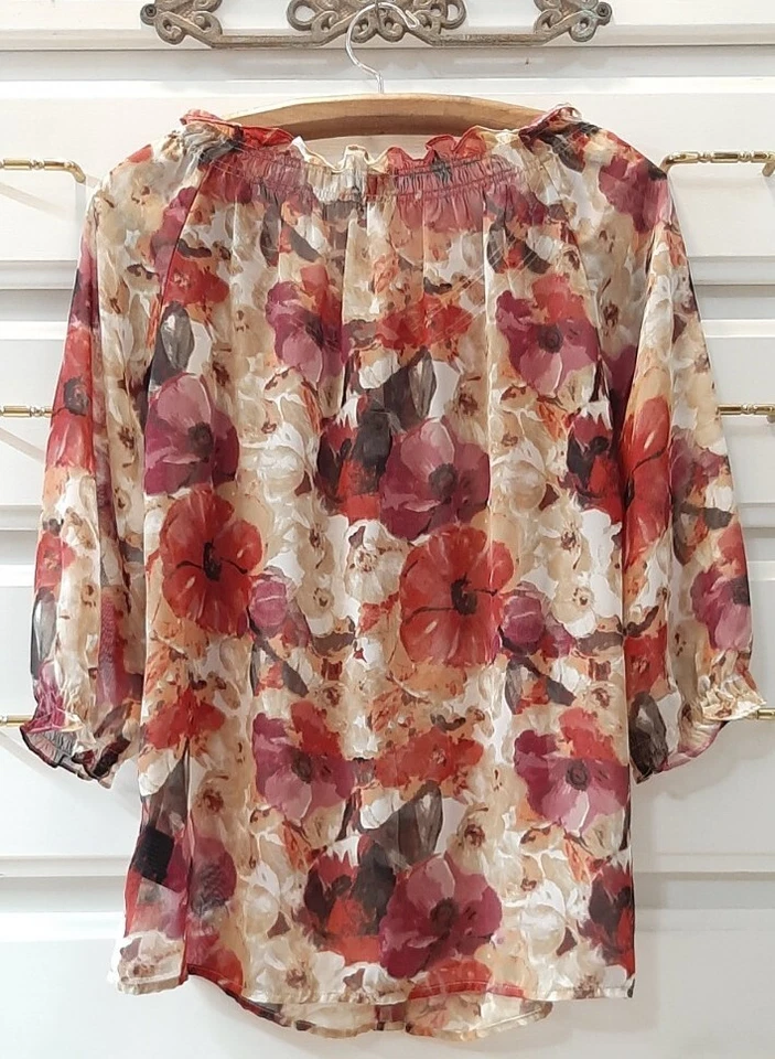 Blusa transparente East 5th Petites PM con volantes cuello en V corbata/botón delantero floral manga 3/4 Foto 2 de 4