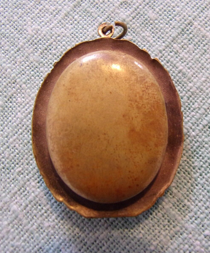 Vintage Oval Picture Mouring Locket Black Cameo Necklace Victorian - Picture 3 of 4
