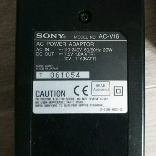 Sony Video 8 Handycam CCD-TRV11E Camcorder Video Camera Recorder & Accessories - Picture 13 of 16