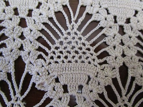 JUEGO DE SIETE DOILIES DE GANCHILLO CON FORMA DE DIAMANTE DISEÑO PIÑA - Imagen 6 de 8