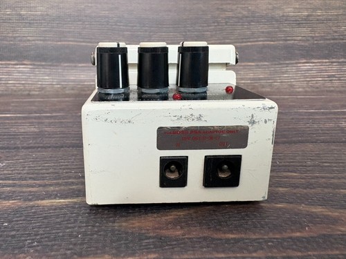 BOSS NS-2 Pedale per chitarra effetto soppressore del rumore testato - Foto 5 di 8