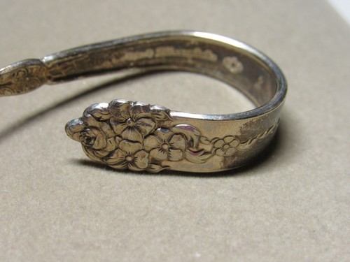 King Edward Stiefmütterchen Blumen versilbert Baby Medizin Löffel gebogener Griff - Bild 9 von 12