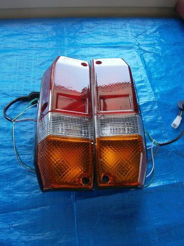 Tail light pair complete to suit Toyota Landcruiser Troop Carrier 75 series HJ75 - Picture 2 of 3