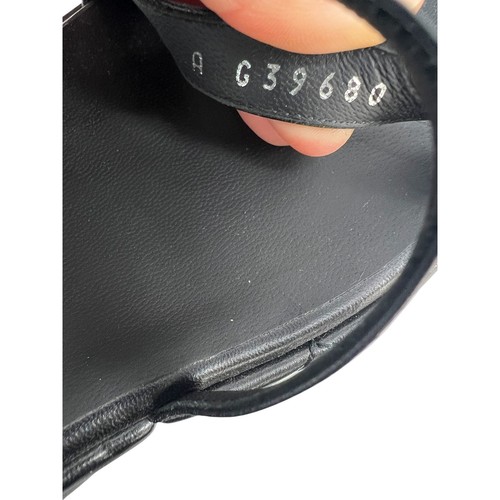 Sandali Chanel 2023 in pelle di vitello trapuntati con zeppa e logo taglia 39C - Foto 15 di 17