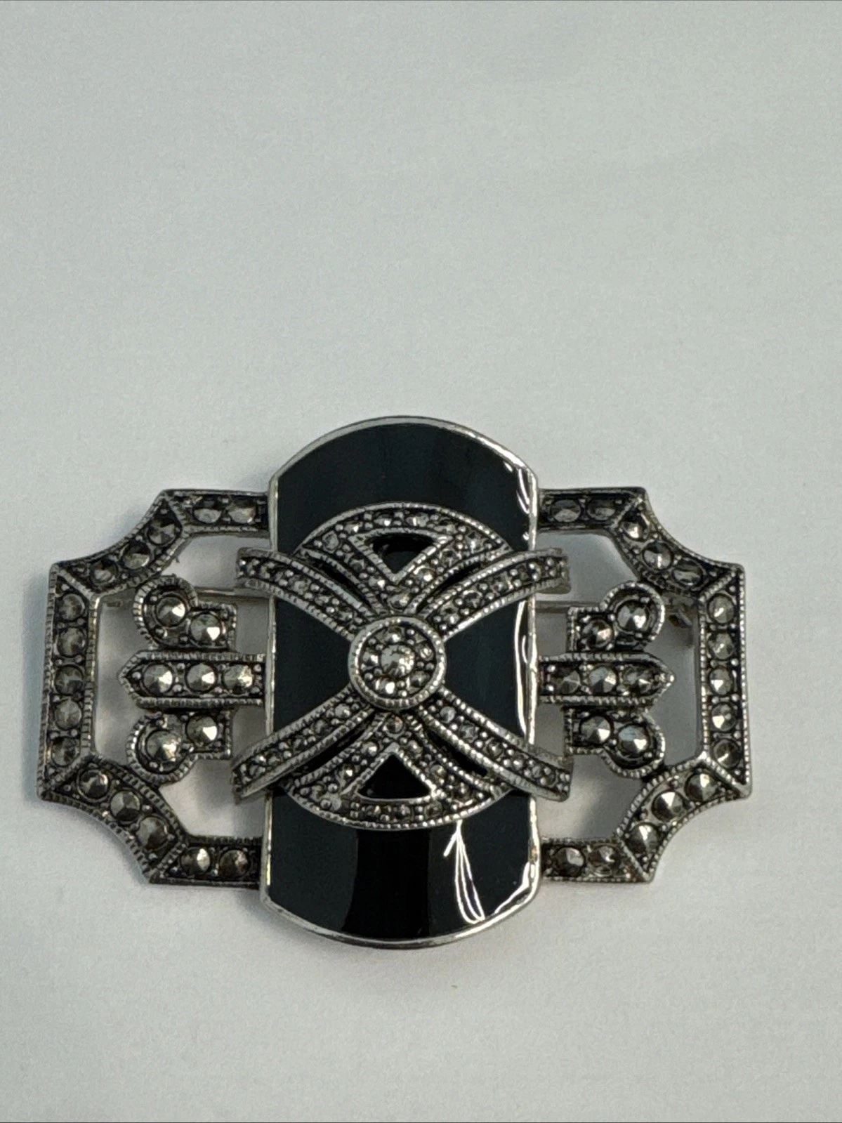 Bijoux Fantaisie Broche Argenté Et Noir