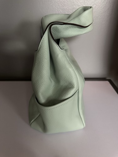 Bolso de Hombro Donna Karan NY Amagansett Cuero Enrollado Suave Hobo Verde Menta Usado en Excelente Condición - Imagen 4 de 13