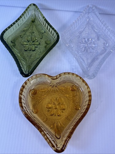 Set of 3 Tiara Indiana Glass Amber Sandwich Pattern Heart Trinket Dish - Picture 13 of 13