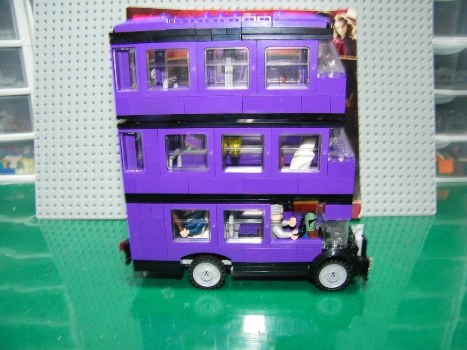 LEGO Harry Potter: El autobús caballero (4866) Foto 2 de 4