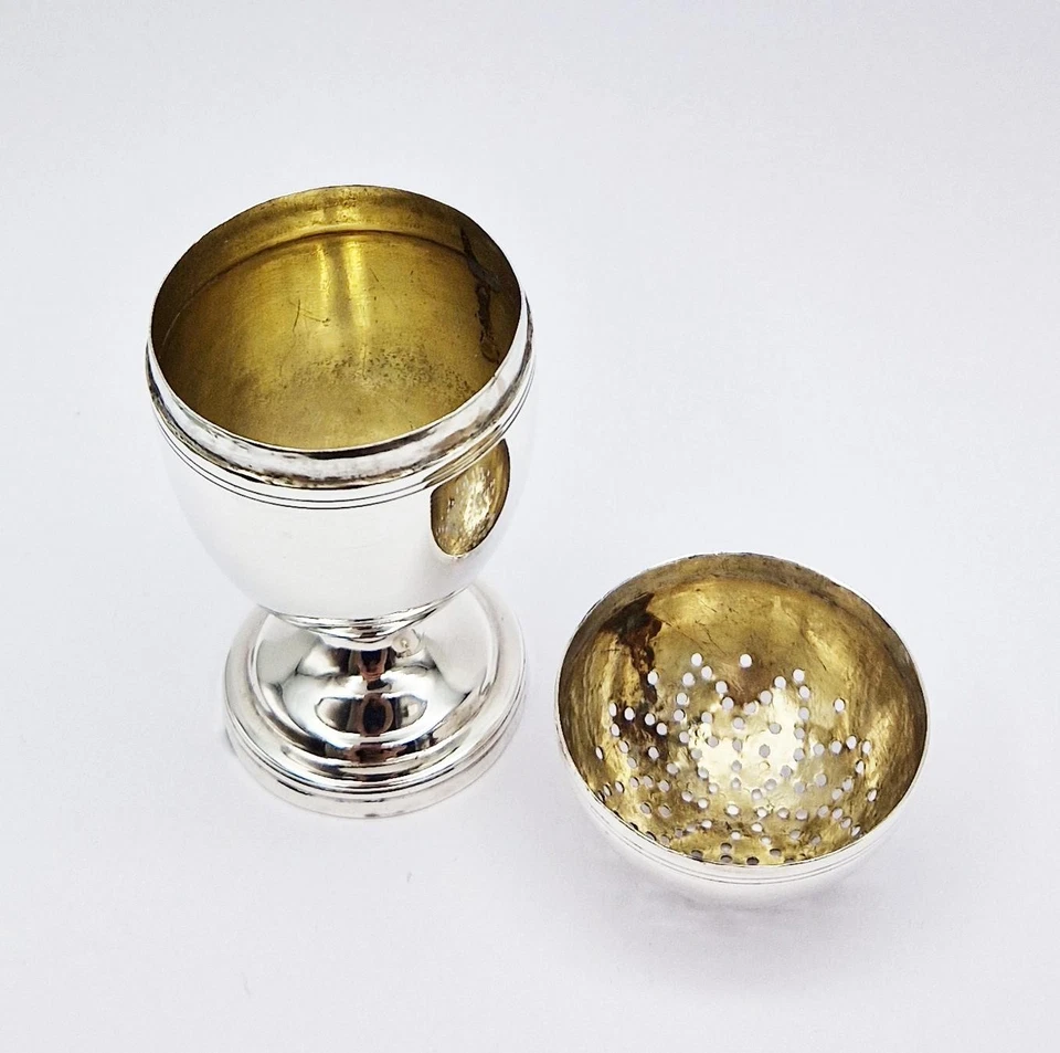 GEORGE III STERLING SILVER POUNCE POT London 1803 ROBERT & DAVID HENNELL - Image 3 of 4