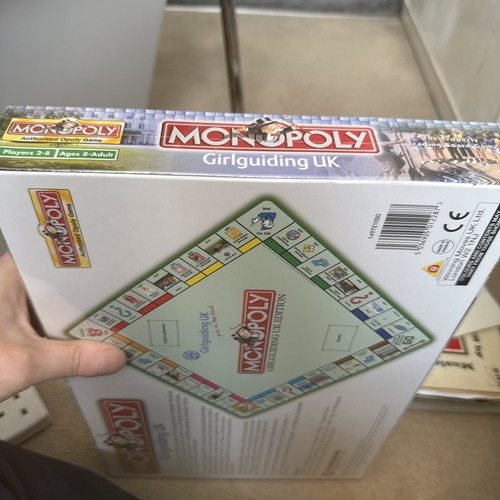 Monopoly Girlguiding UK Girls In The Lead Limited Edition Board Game 2008 new - Picture 5 of 5