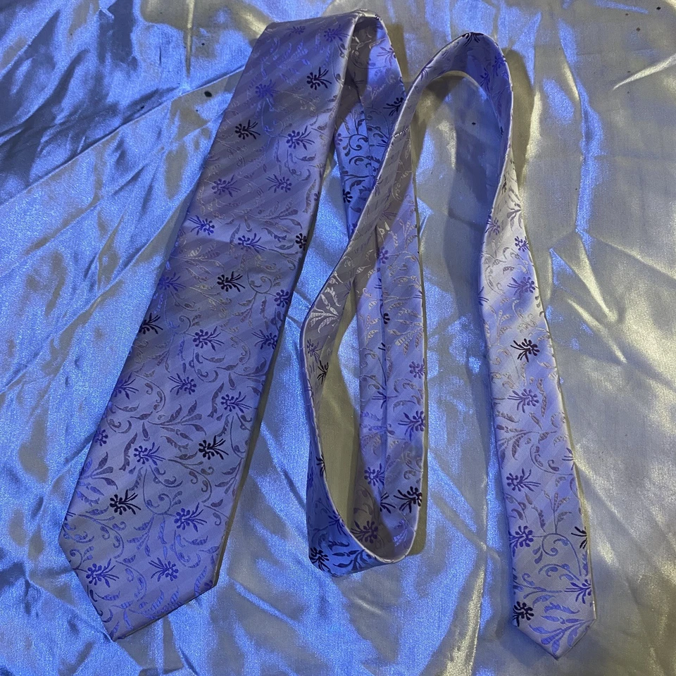 Corbata para hombre John Ashford hecha a mano 100 seda violeta con etiqueta floral ¡Nueva! Corbata 59x3 Foto 2 de 4