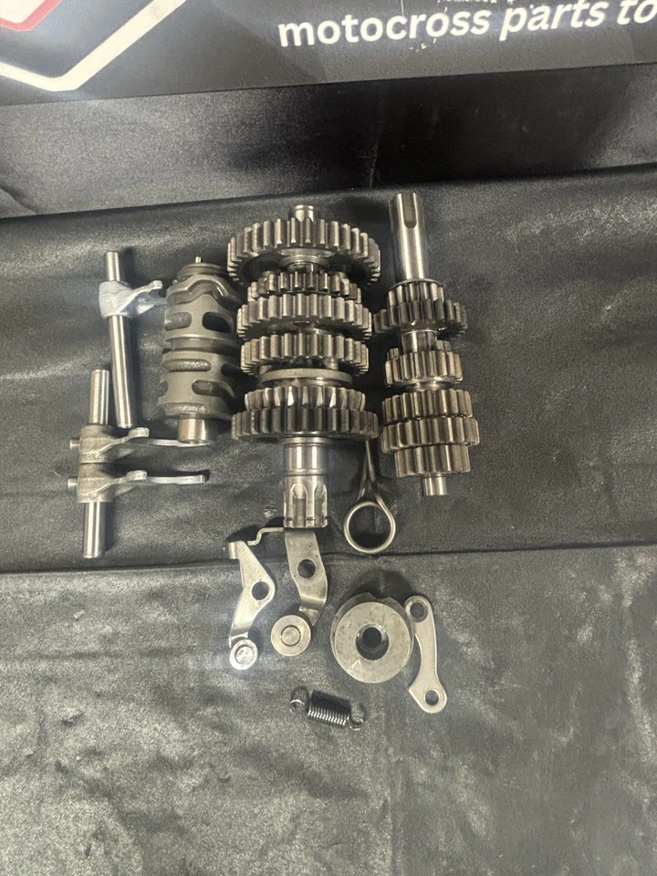 Kawasaki 85-04 KX60 KX65 2004 OEM transmisión Tranny transmisión horquillas de cambio caja de cambios Foto 2 de 4
