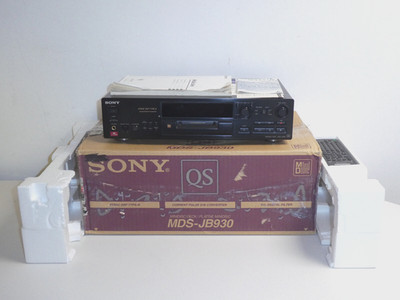 Sony MDS-JB930 High-End MiniDisc Recorder in original packaging with NEW,...