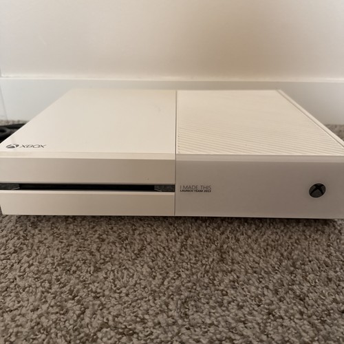 Xbox One 500GB White Console - “I MADE THIS” Launch Team Edition (Console Only) - Picture 2 of 8