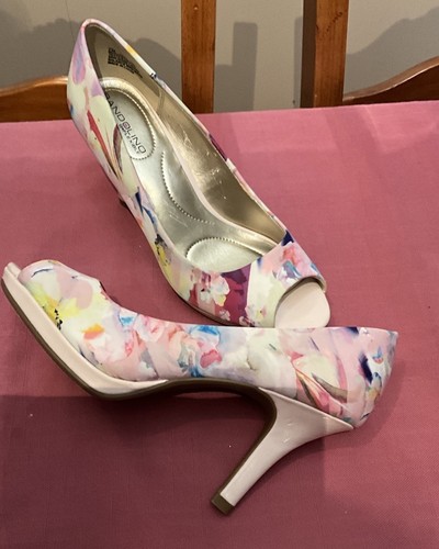 Bandolino B-Flexible Multi Pink And Pastels “Supermodel”High Heels Women’s Sz. 7 - Picture 2 of 8