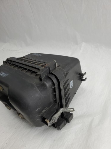 2009-2012 TOYOTA COROLLA Engine Air Box Cleaner Upper Portion Only 17705-0T043 - Picture 4 of 9