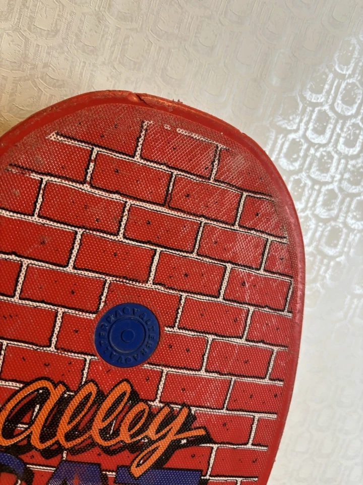 Monopatín de plástico Valterra Alley Cat 1987 rojo Foto 4 de 4