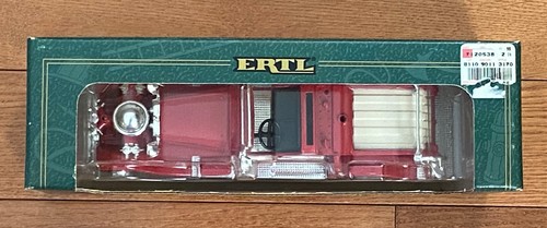 Ertl Volunteer Fire Dept. 1937 Ahrens-Fox Firetruck 1:30 Scale Die Cast - NIB - Picture 4 of 6