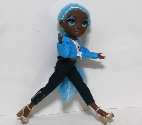2021 MGA 11 Inch RAINBOW HIGH DOLL Dark Skin, Blue Eyes & Blue Hair - Bild 7 von 8