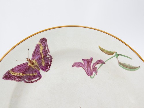 Vintage Wedgwood Creamware Hummingbird & Flora Dinner Plate 10.25" Purple Moth - Picture 2 of 8