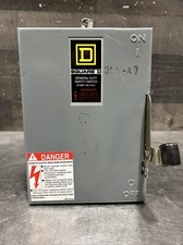 Square D D321N 30-Amp 3-Pole Fusible Safety Switch 30A 1/3-Phase 240VAC Used