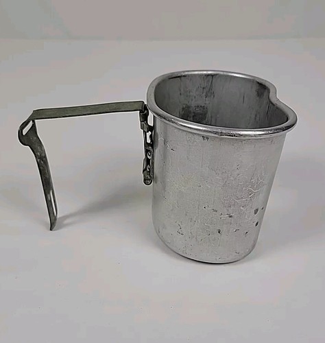 Vintage US Army Military Canteen Vollrath 1944 With Belt Clip & Mess Cup - Picture 13 of 21