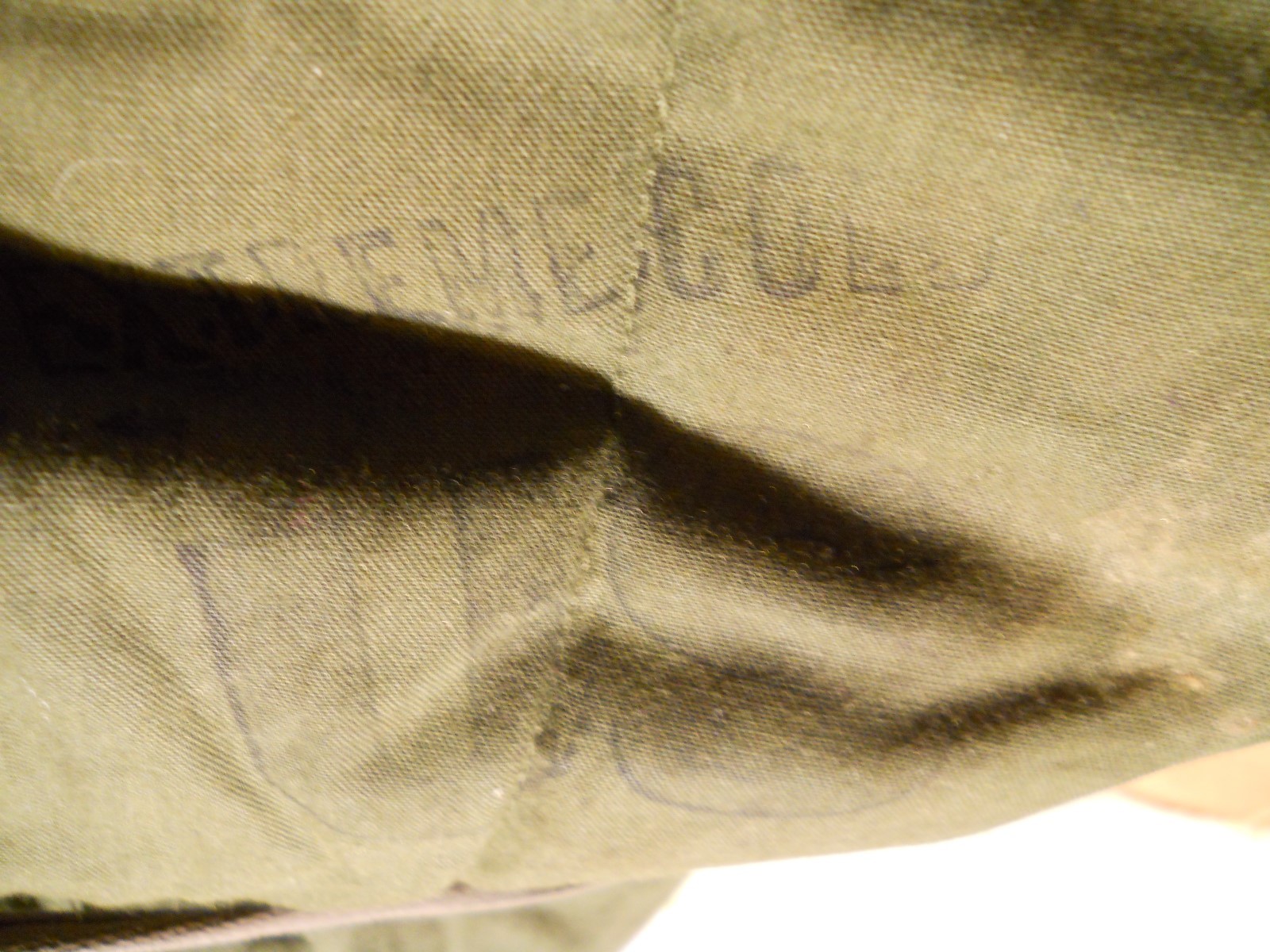 US Military Extreme Cold Weather Down Sleeping Bag w Hood - Mummy style US Military Extreme Cold Weather Down Sleeping Bag w Hood - Mummy style