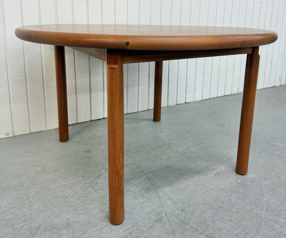 Mesa de comedor danesa moderna de teca Mid-Century Foto 3 de 4