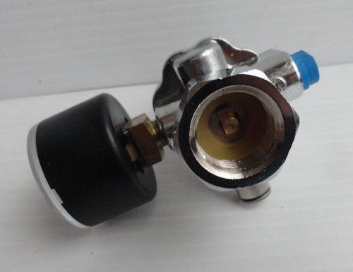 WIKA EN 837-1 Pressure Gauge w/ Mignon Fitting - Picture 8 of 8