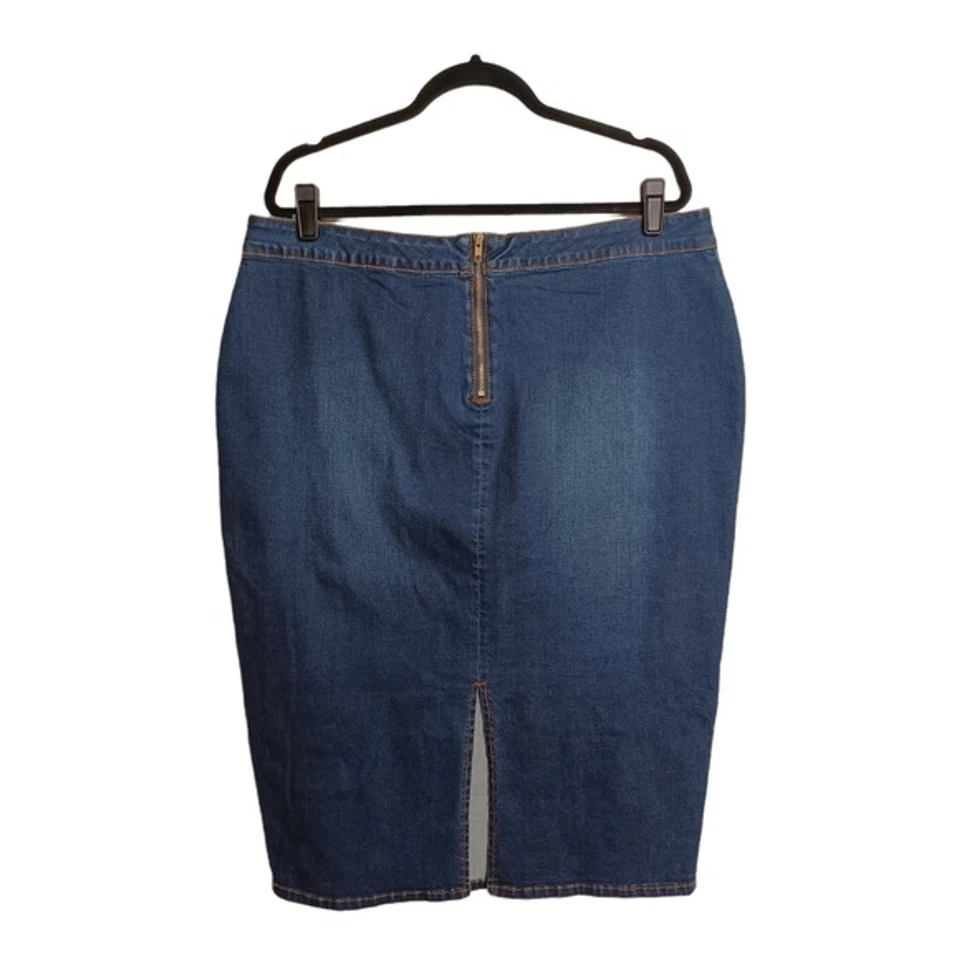 Falda vaquera con abertura trasera azul medio oscuro $75 POETIC JUSTICE 22 Foto 2 de 4