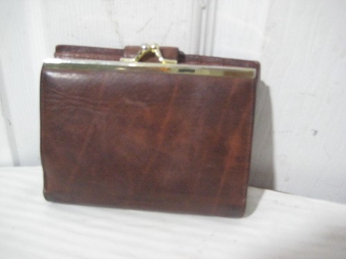 Cartera de cuero de vaca marrón BUXTON. - Imagen 10 de 13