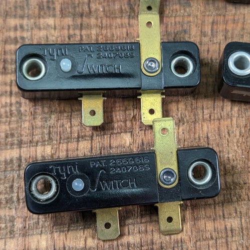 11ea USA Made"Tyni" Click Switch 701-1676-00 15A/250VAC-1/4HP 250VAC-1/2HP!273 - Picture 5 of 8