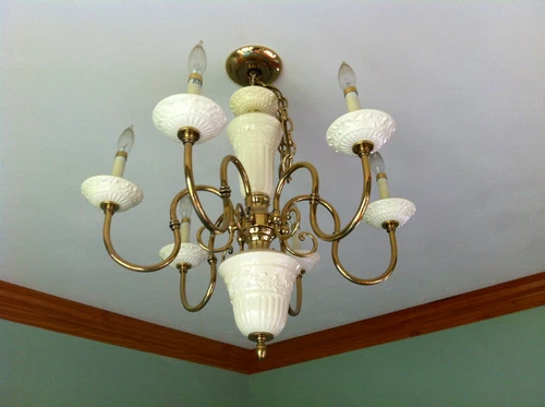 Vintage Gold /  White / Brass & Porcelain Ornate Chandelier 6 Arm Lights