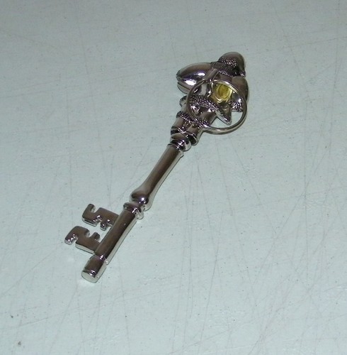 Vintage Old Time Santa Claus Chrome Metal 5.75" Long Skeleton Key with Keyring - Picture 3 of 4