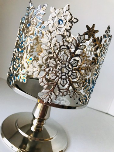 Bath & Body Works JEWELED SNOWFLAKES PEDESTAL 3-Wick Candle Holder Sleeve NEW - Picture 3 of 4