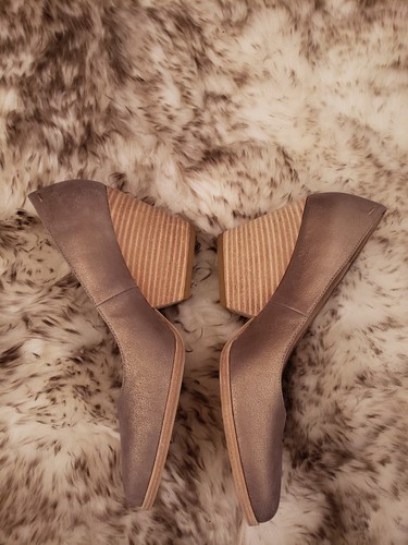 Eileen Fisher Hawk Platinum Mettalic Suede Leather Womens Pumps 9M New in Box - Picture 5 of 11