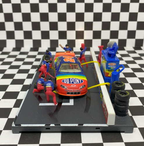 NASCAR Winner's Circle 1998 Pit Row Series Jeff Gordon DuPont Chevy Monte Carlo - Picture 5 of 5