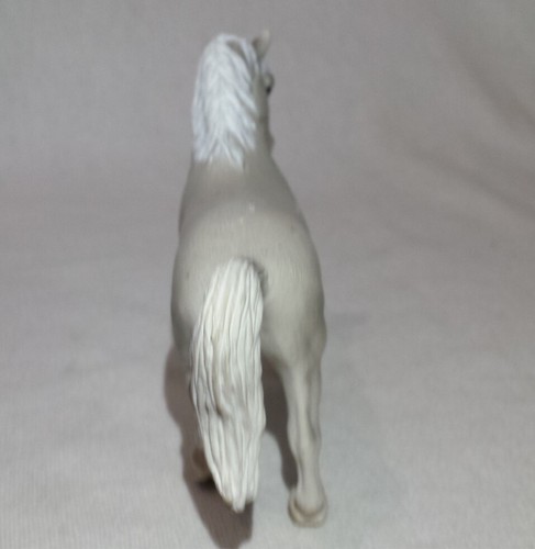 Schleich Stallion Stud Gray and White Horse Animal Figurine 2004 Plastic - Picture 3 of 10
