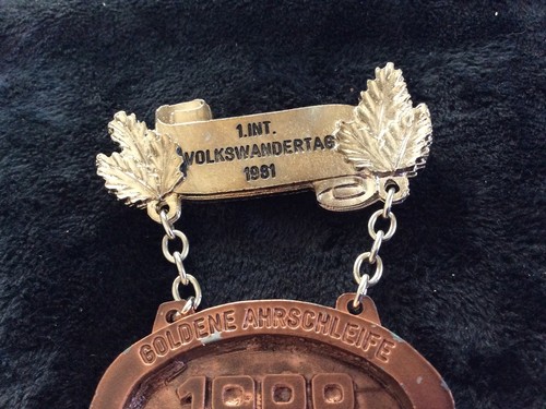 German Volkswandertag Medal 1981. - Picture 3 of 6