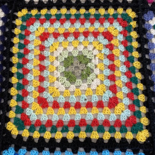 Handmade Crochet Acrylic Granny Squares Afghan Throw Blanket 165 cm x 130 cm - Picture 10 of 23