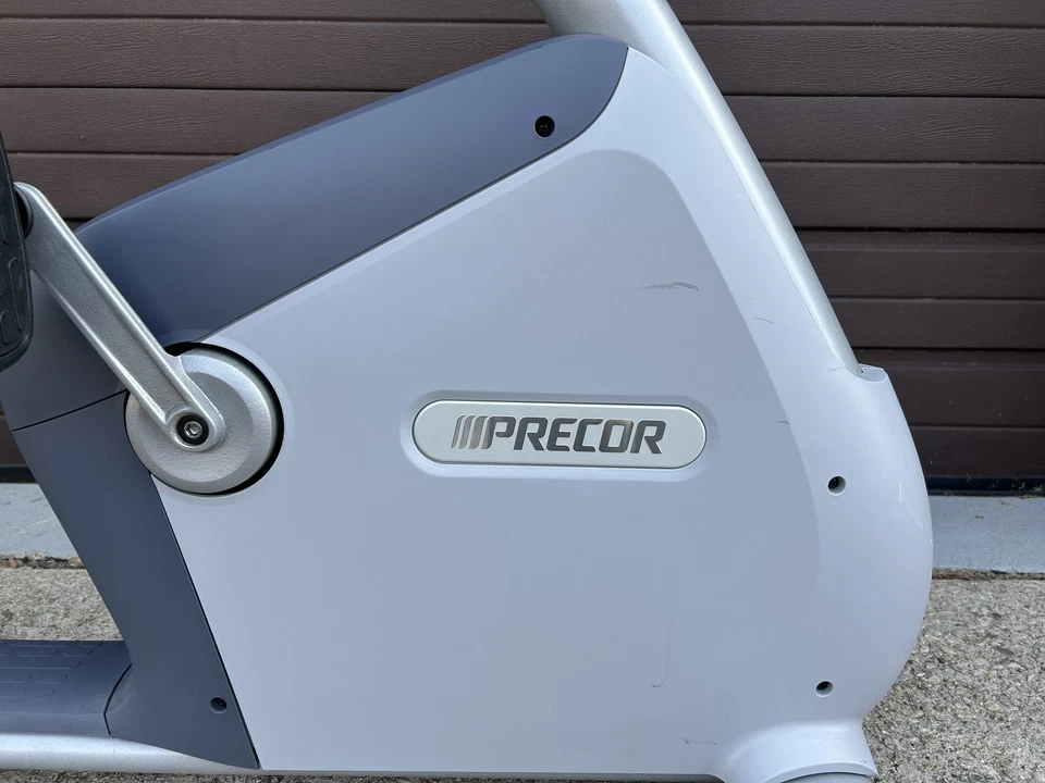 BICICLETA RECLINADA PRECOR RBK835 EXPERIENCE CON CONSOLA P30 EN EXCELENTE ESTADO ** Foto 4 de 4