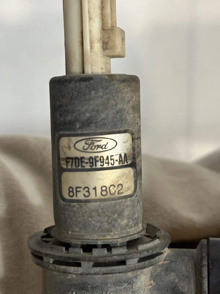 Bote de vapor de combustible Ford Ranger 98/lata de carbón. OEM Foto 3 de 3