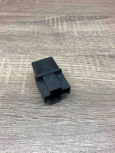 Unidad módulo de control de relé V23134 B52 X379 C210 Mazda 626 323 Tyco - Imagen 1 de 7