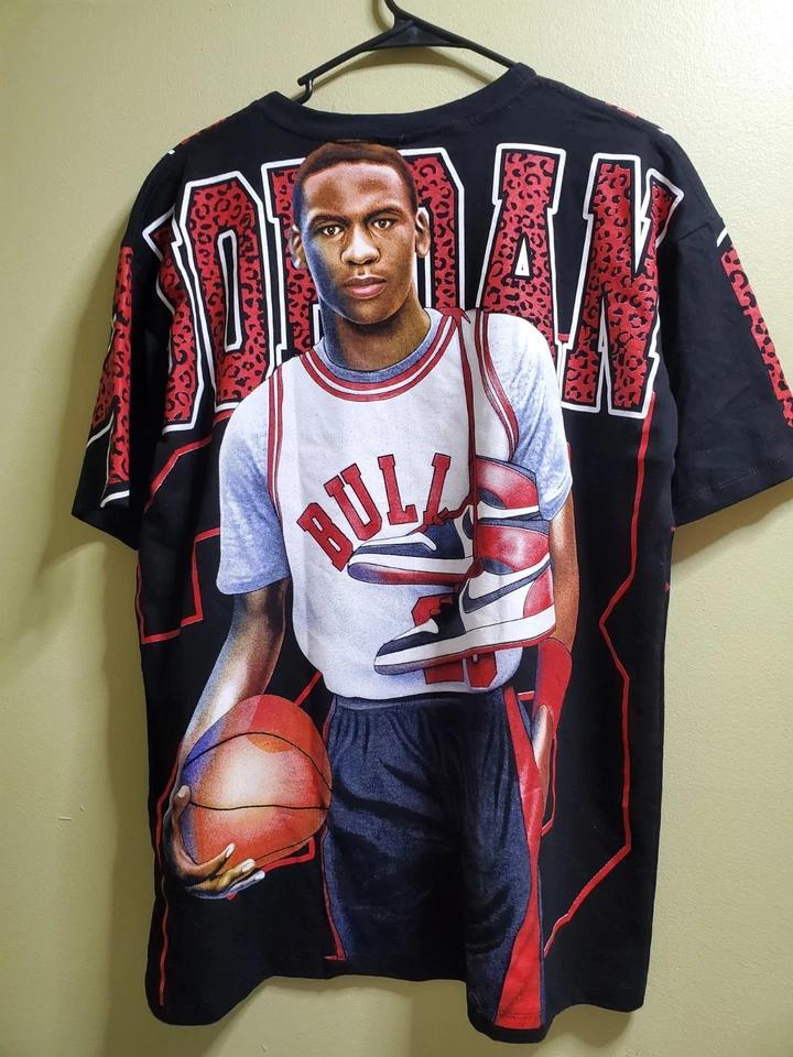 Chicago Bulls Young Michael Jordan Goat AOP Modern Boot Mens L T-Shirt NBA (C38) - Image 2 of 4