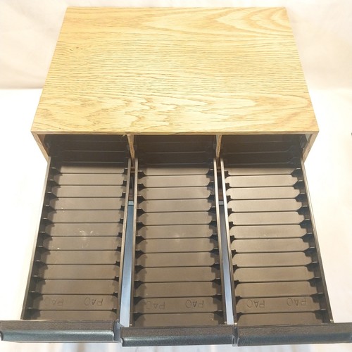 VINTAGE Kassetten Band Aufbewahrung Posten - 84 Kassetten Halter Kunstholz 3 Schubladen Schränke - Bild 4 von 15