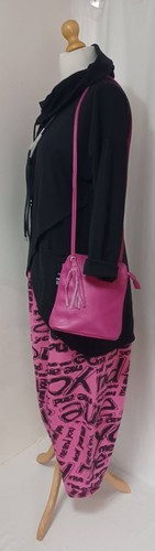 FELPA NUOVA CON ETICHETTE, LAGENLOOK, FUCSIA, STAMPA TESTO, COTONE LEGGERO, PANTALONI HAREM, OSFA - Foto 13 di 18